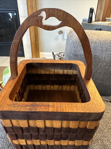 Square wood basket with - with, k